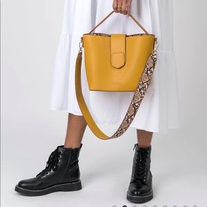 MERSI's Isabel Bucket Bag - yellow